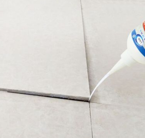 云梦瓷砖空鼓维修公司分享卫生间瓷砖脱落的原因可能有以下几点